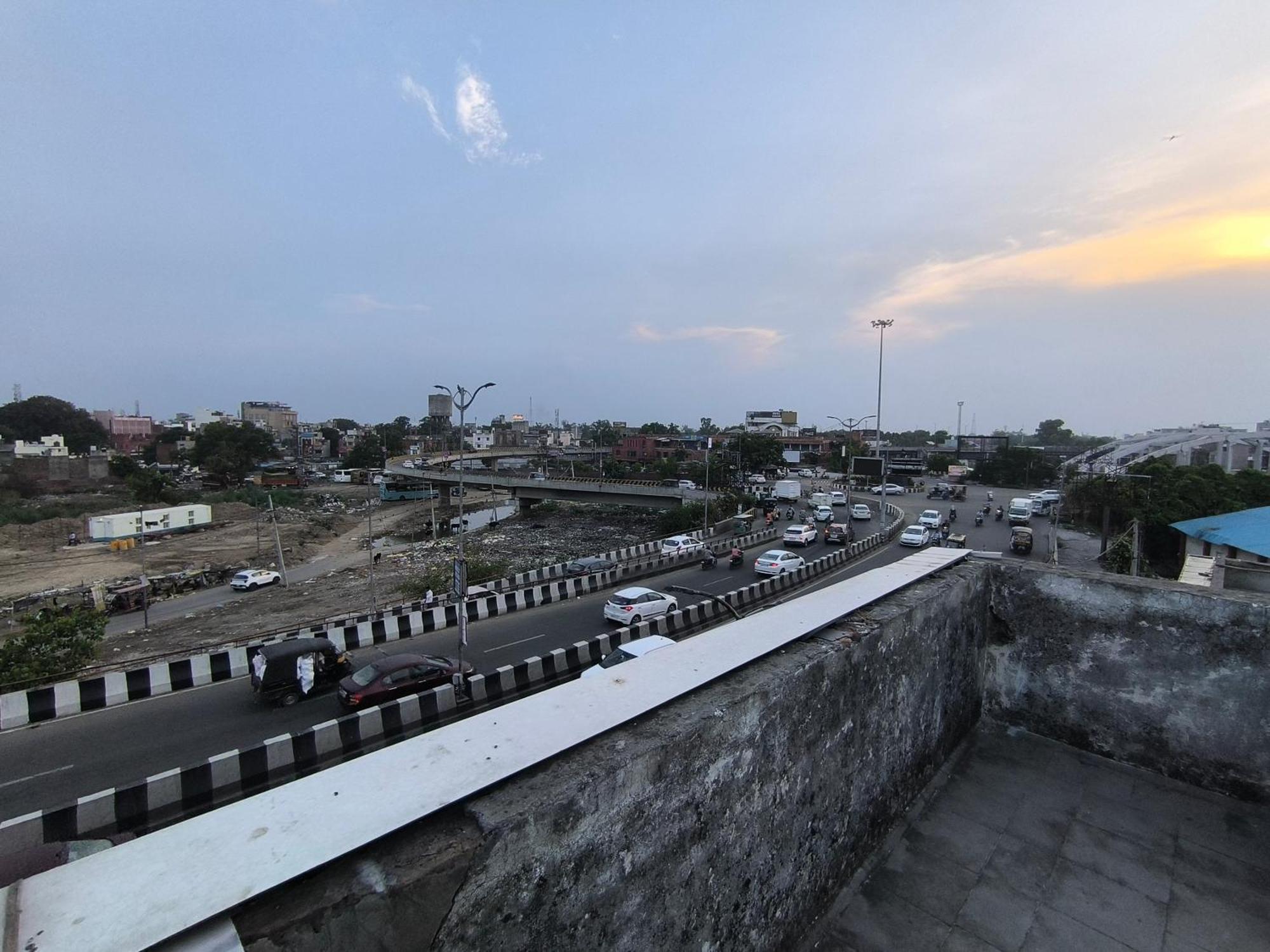 Hotel Jogi Guest House Welcome All Families, Friends, Groups, Couples, Singles Fully Airconditioner, Attach Washrooms, Lift, Wifi, 24 Hours Room Service, Power Backup Amritsar Exteriér fotografie