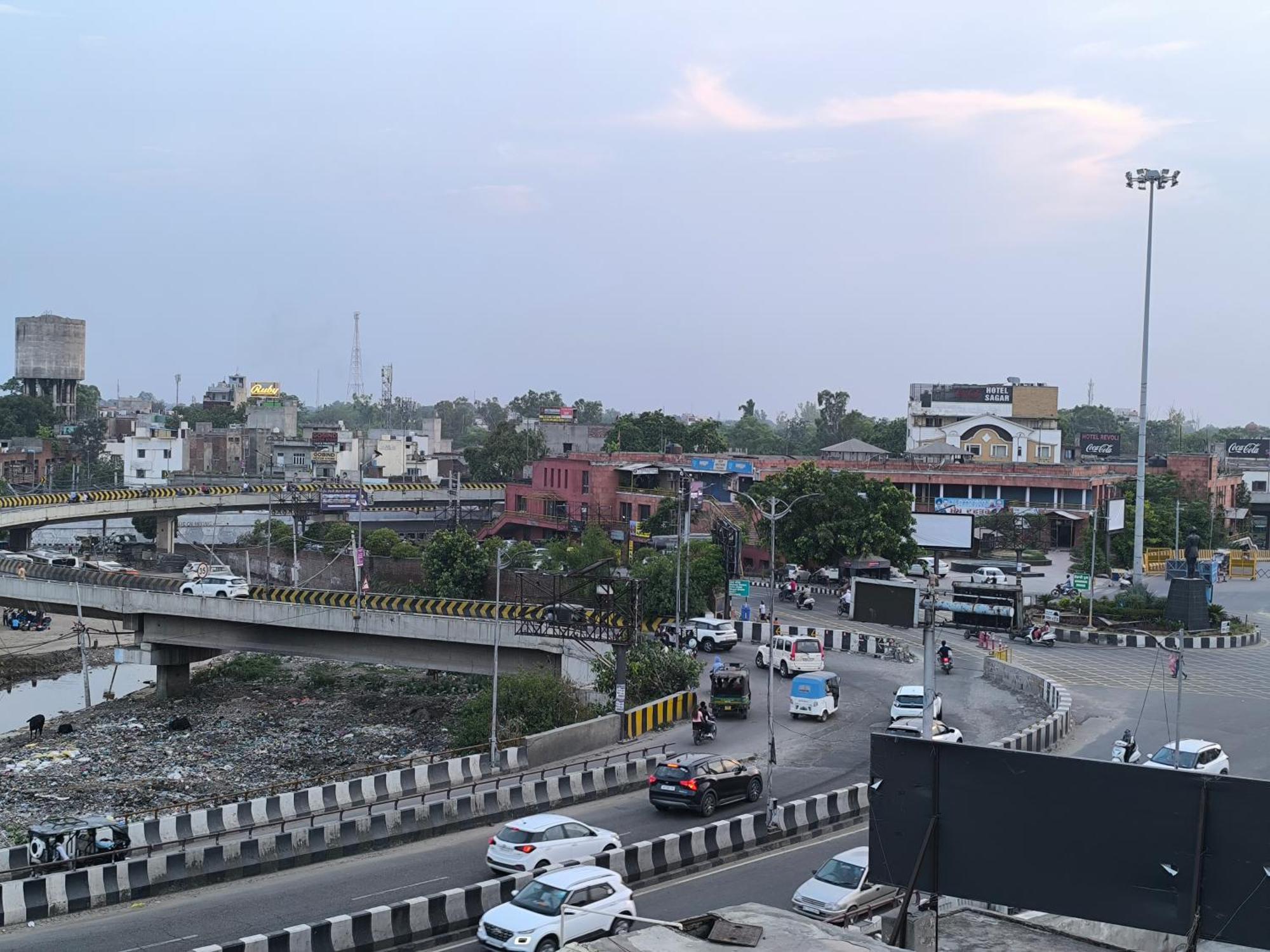 Hotel Jogi Guest House Welcome All Families, Friends, Groups, Couples, Singles Fully Airconditioner, Attach Washrooms, Lift, Wifi, 24 Hours Room Service, Power Backup Amritsar Exteriér fotografie