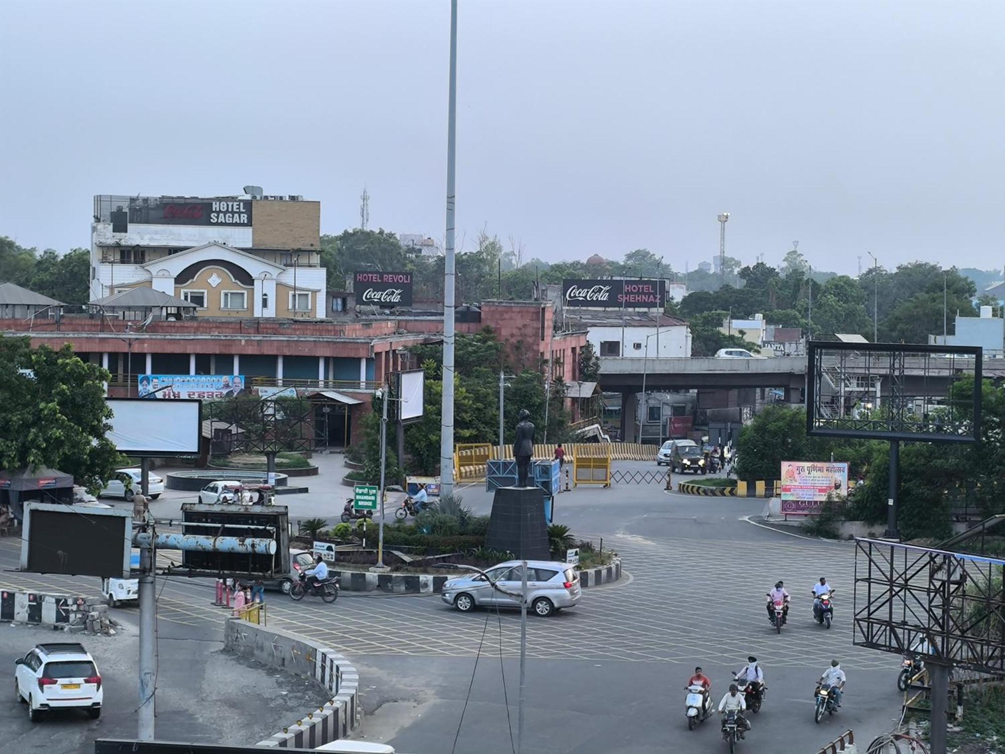 Hotel Jogi Guest House Welcome All Families, Friends, Groups, Couples, Singles Fully Airconditioner, Attach Washrooms, Lift, Wifi, 24 Hours Room Service, Power Backup Amritsar Exteriér fotografie